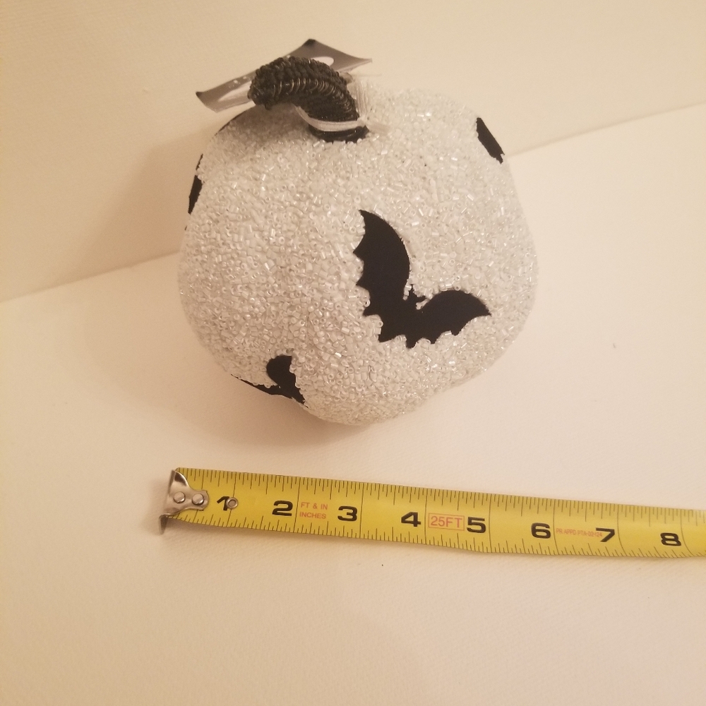 New Embellished Beaded Faux Velvet Bat Pumkin - Picture 4 of 5